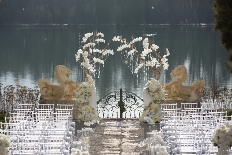 Про компанію