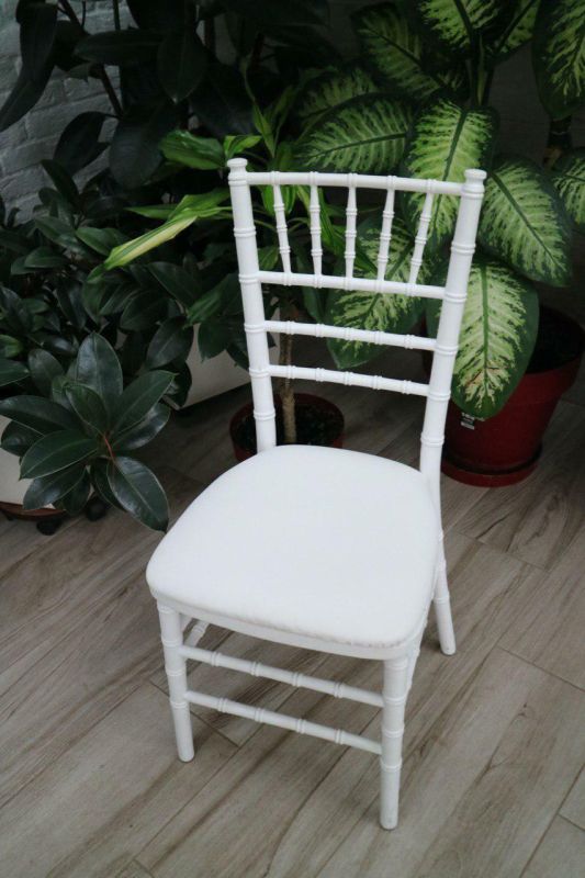 Стілець «Chiavari» білий з білим чохлом