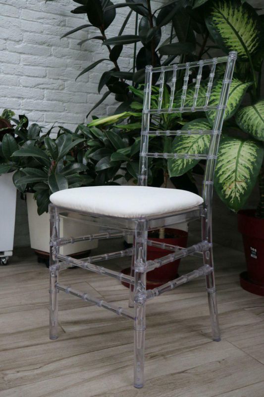 Стілець «Chiavari» скляний з білим чохлом