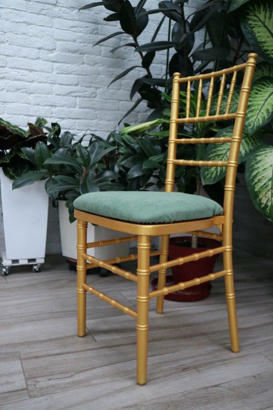 Стілець «Chiavari» золотий з оливковим чохлом