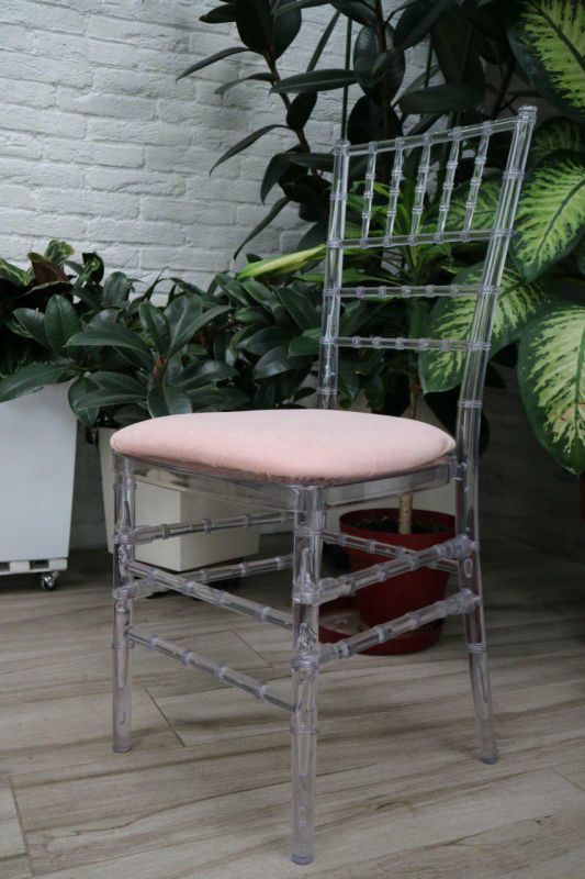 Стілець «Chiavari» скляний з рожевим чохлом