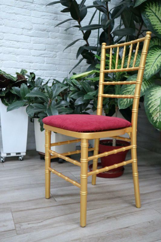 Стілець «Chiavari» золотий з бордовим чохлом