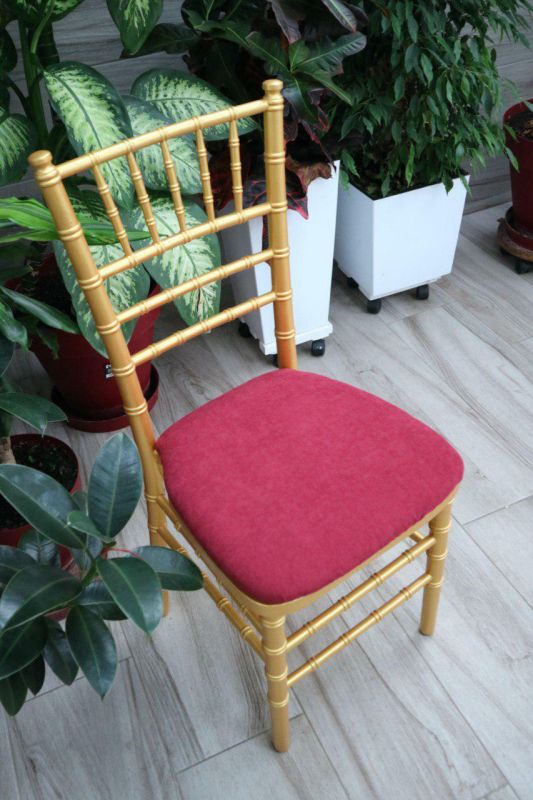 Стілець «Chiavari» золотий з бордовим чохлом