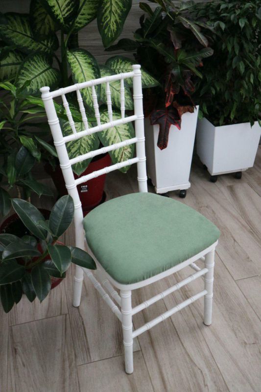 Стілець «Chiavari» білий з оливковим чохлом