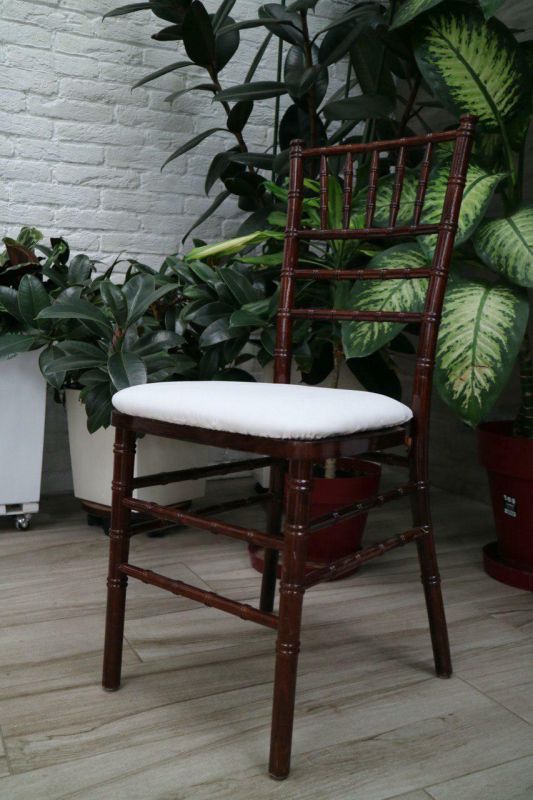 Стілець «Chiavari» венге з білим чохлом