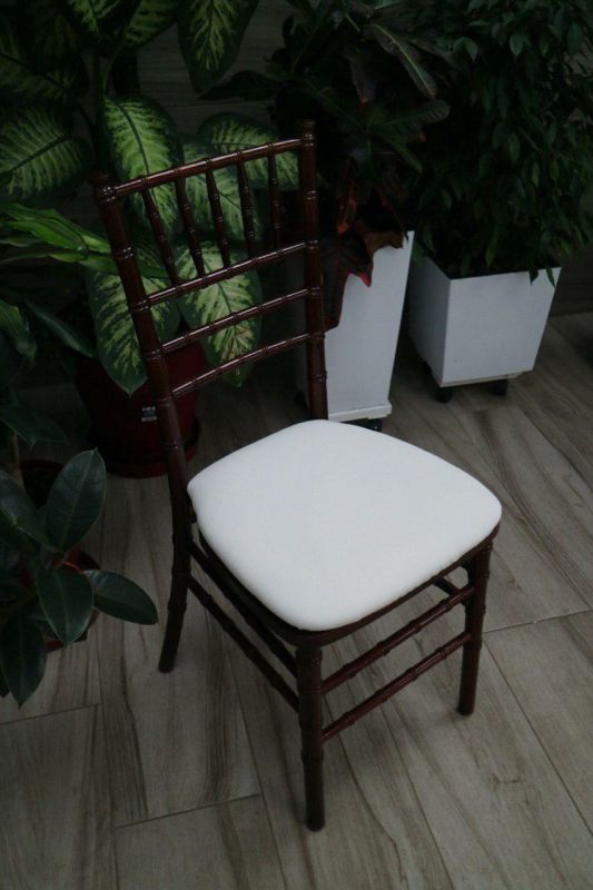 Стілець «Chiavari» венге з білим чохлом