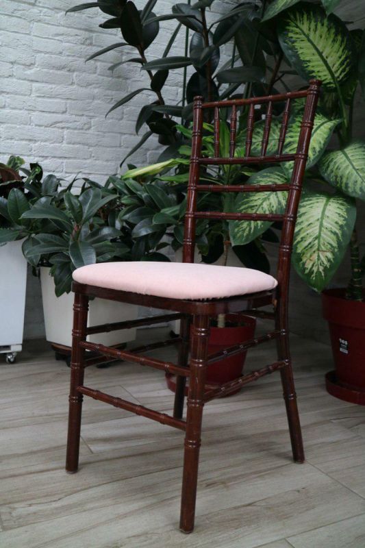 Стілець «Chiavari» венге з рожевим чохлом