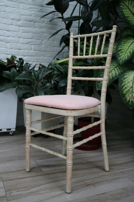 Стілець «Chiavari» чайна троянда з рожевим чохлом