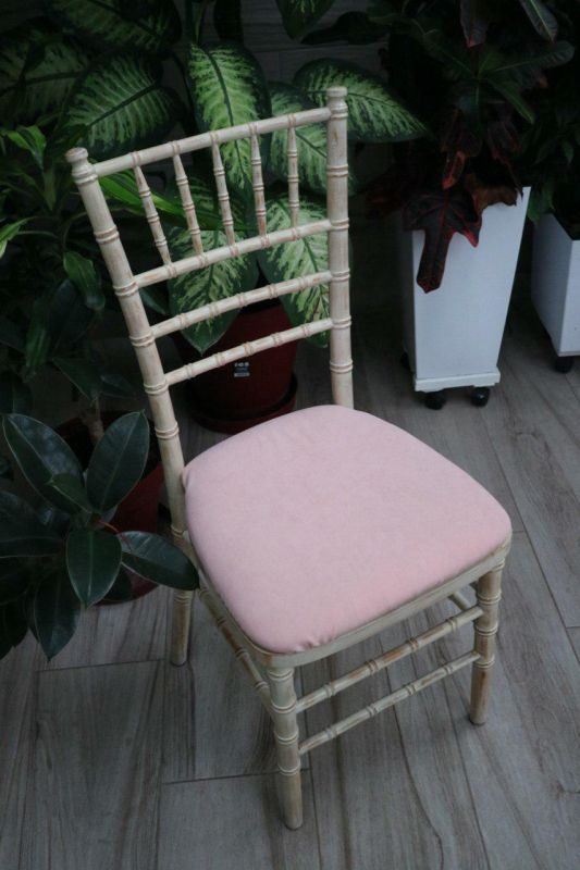 Стілець «Chiavari» чайна троянда з рожевим чохлом