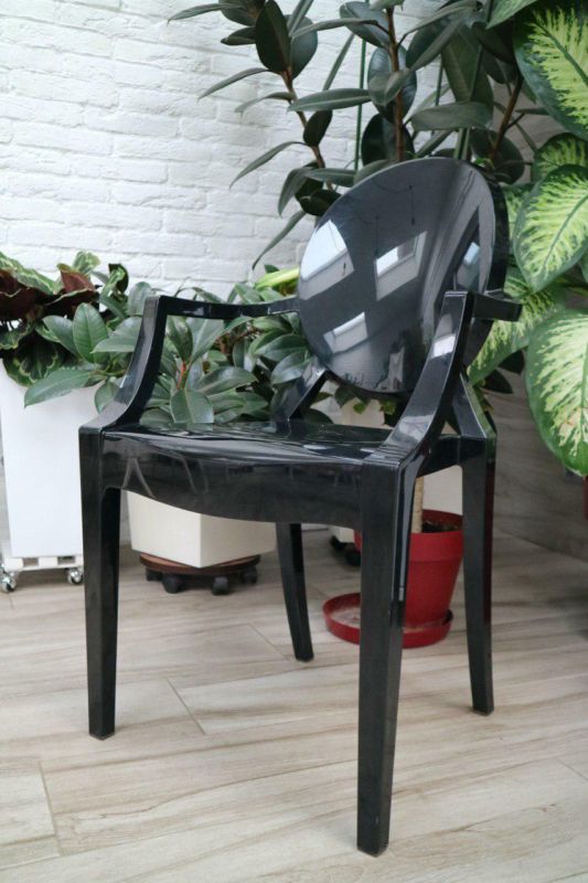 Чорний стілець «Ампір»