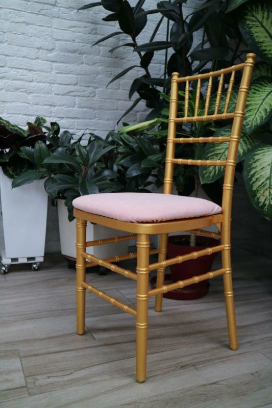 Стілець «Chiavari» золотий з рожевим чохлом