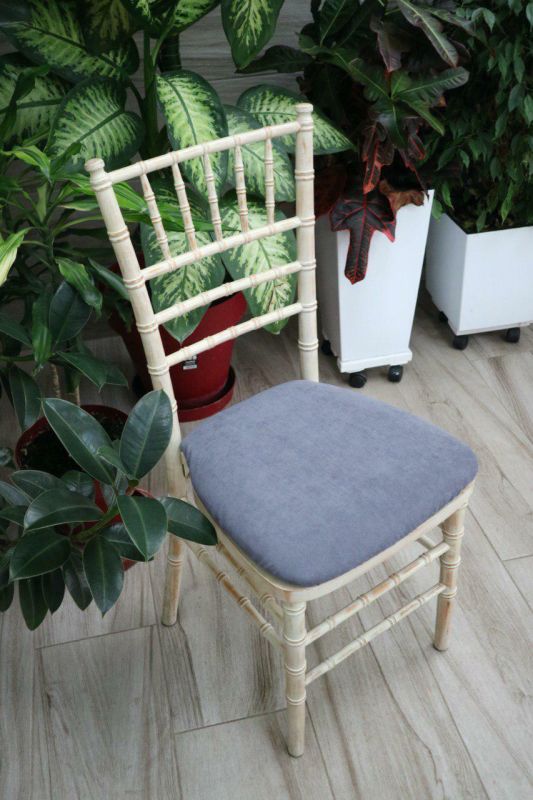 Стілець «Chiavari» чайна троянда з сірим чохлом